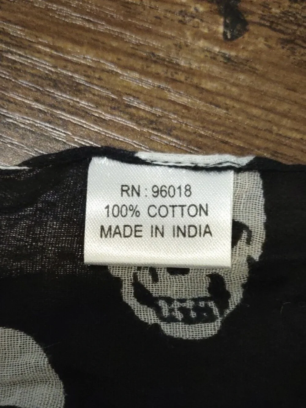 Black/White Skull Print Scarf
